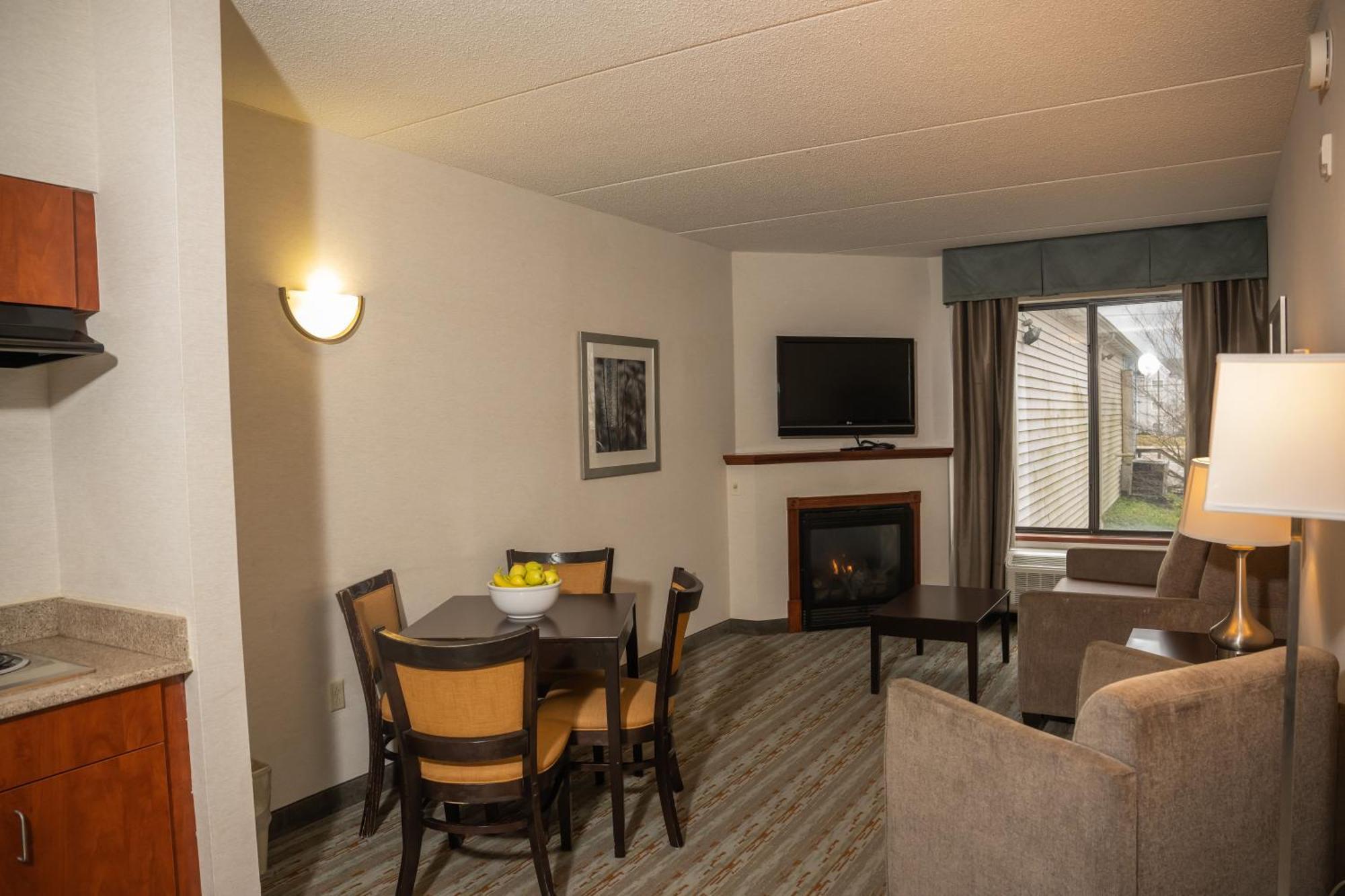 Hotel Wyndham Garden Erie Kearsarge Exterior foto