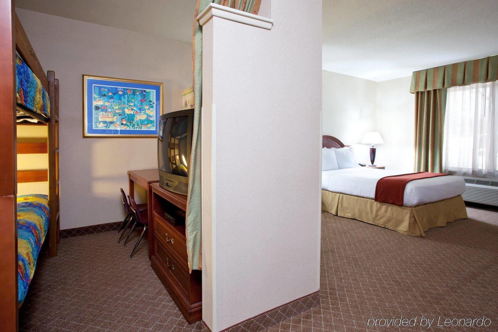 Hotel Wyndham Garden Erie Kearsarge Habitación foto
