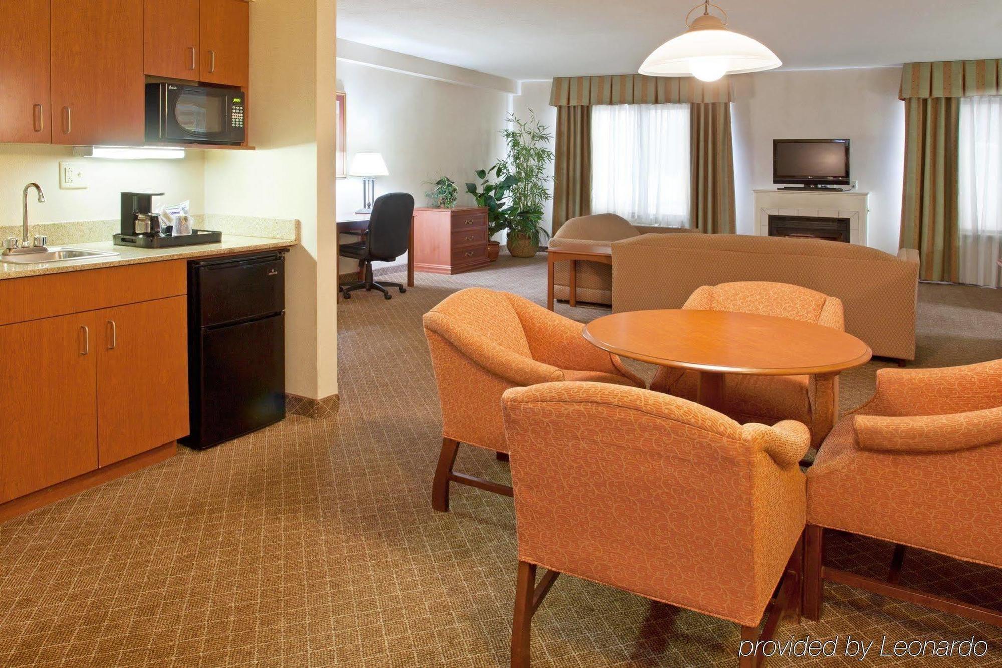 Hotel Wyndham Garden Erie Kearsarge Habitación foto